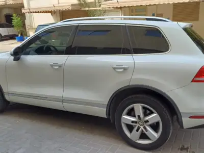 Volkswagen-Touareg-2015-03