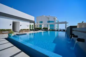 Luxury Serviced Hotel Apartments in Seef – Managed by Royal Ambassador