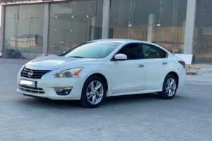 Nissan Altima 2016 (White)