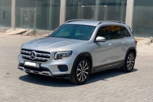 Mercedes Benz GLB-200 / 2021 (Silver)