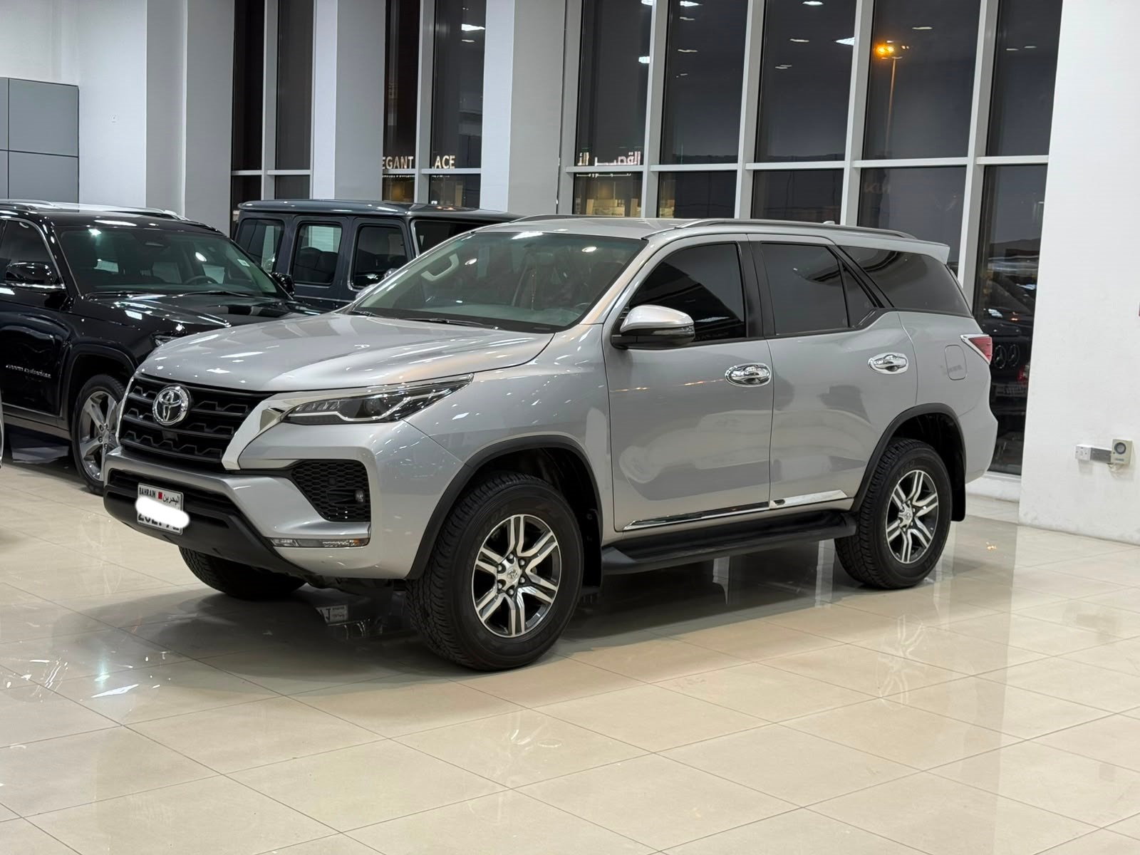 Toyota Fortuner / 2024 (Silver)