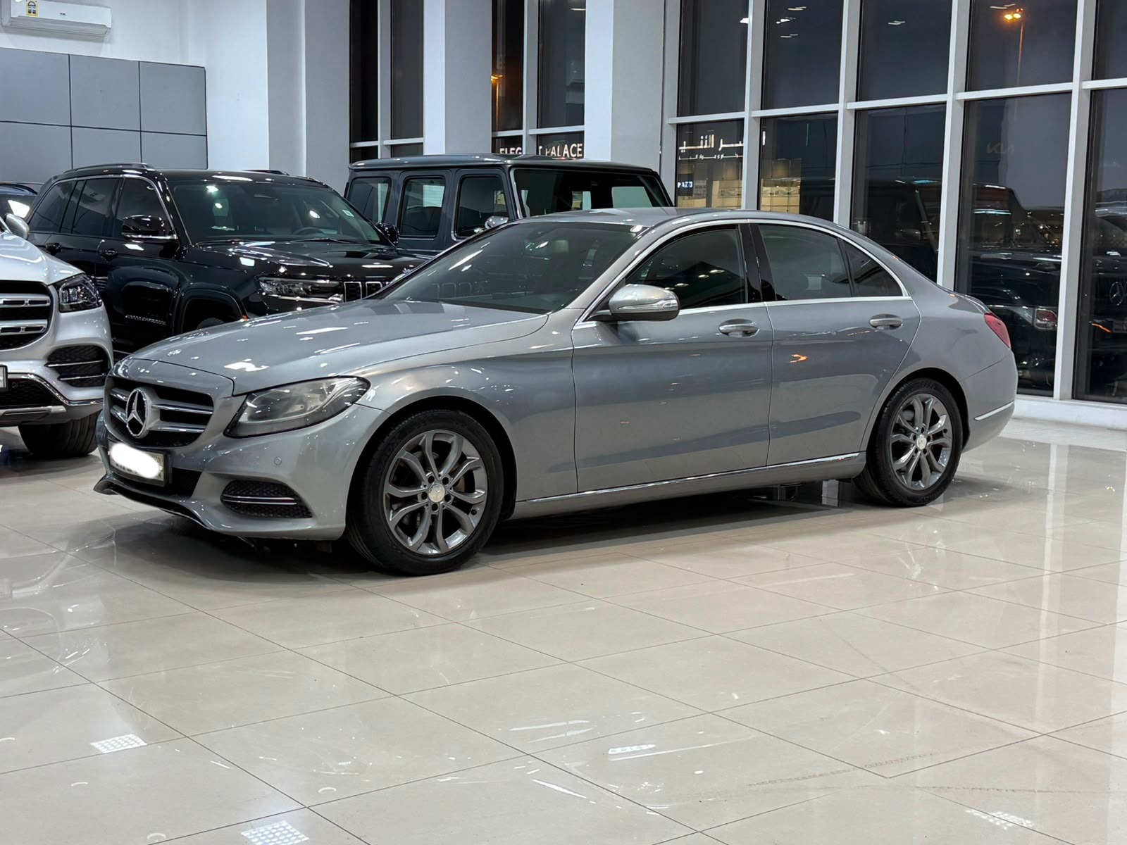Mercedes Benz C-180 / 2015 (Silver)