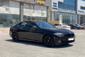 BMW 528i 2015 (أسود)