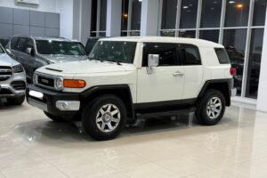 Toyota FJ Cruiser 2016 (White)