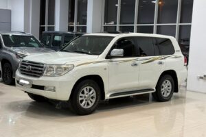 Toyota Land Cruiser GX-R 2010 (White)