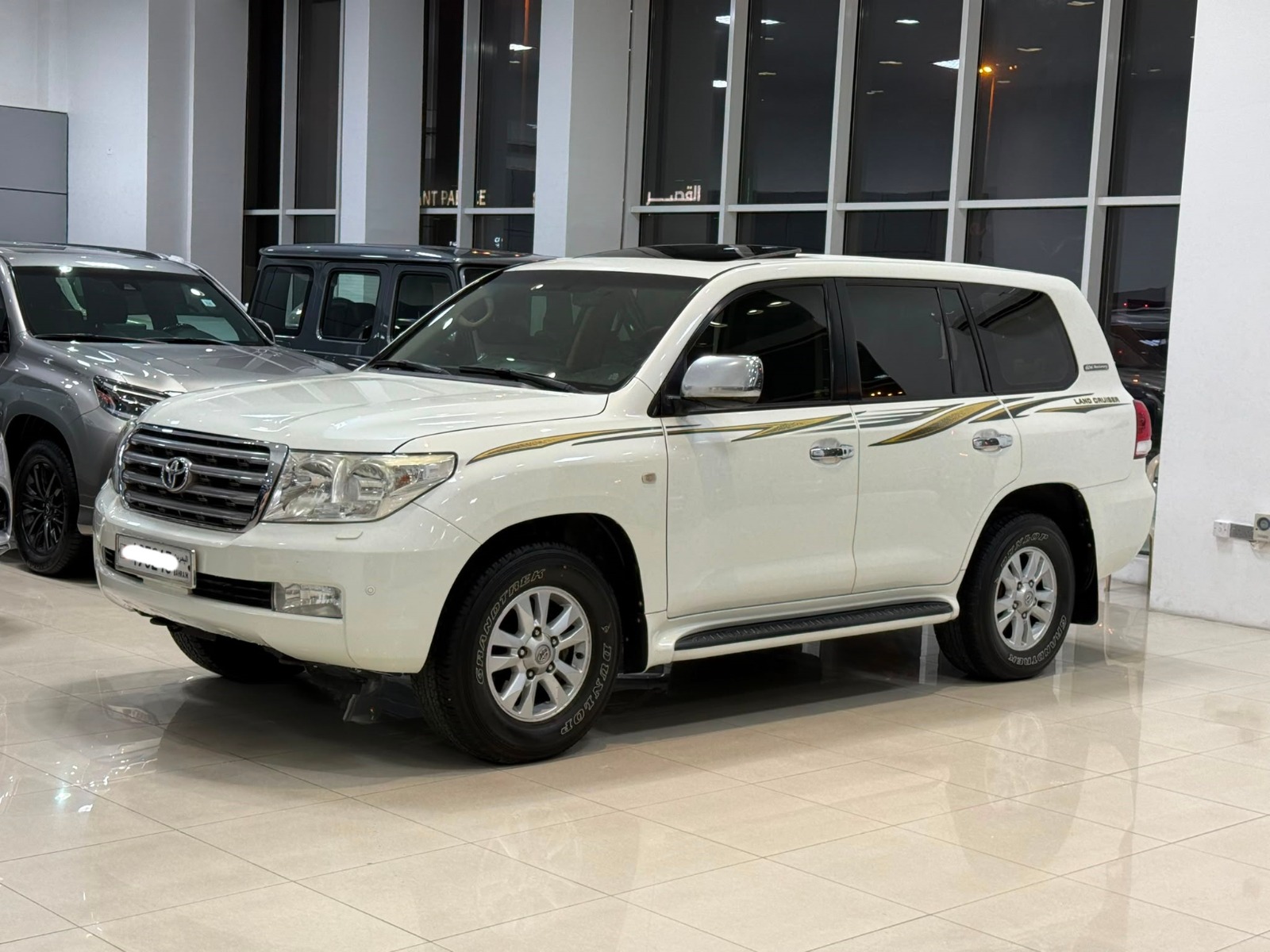 Toyota Land Cruiser GX-R 2010 (White)