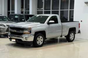 Chevrolet Silverado LT 2018 (Silver)