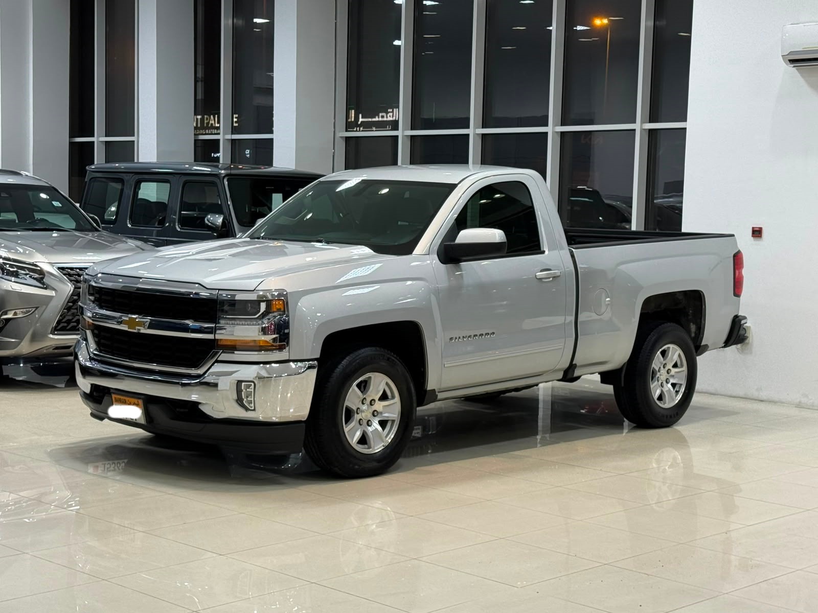 Chevrolet Silverado LT 2018 (Silver)