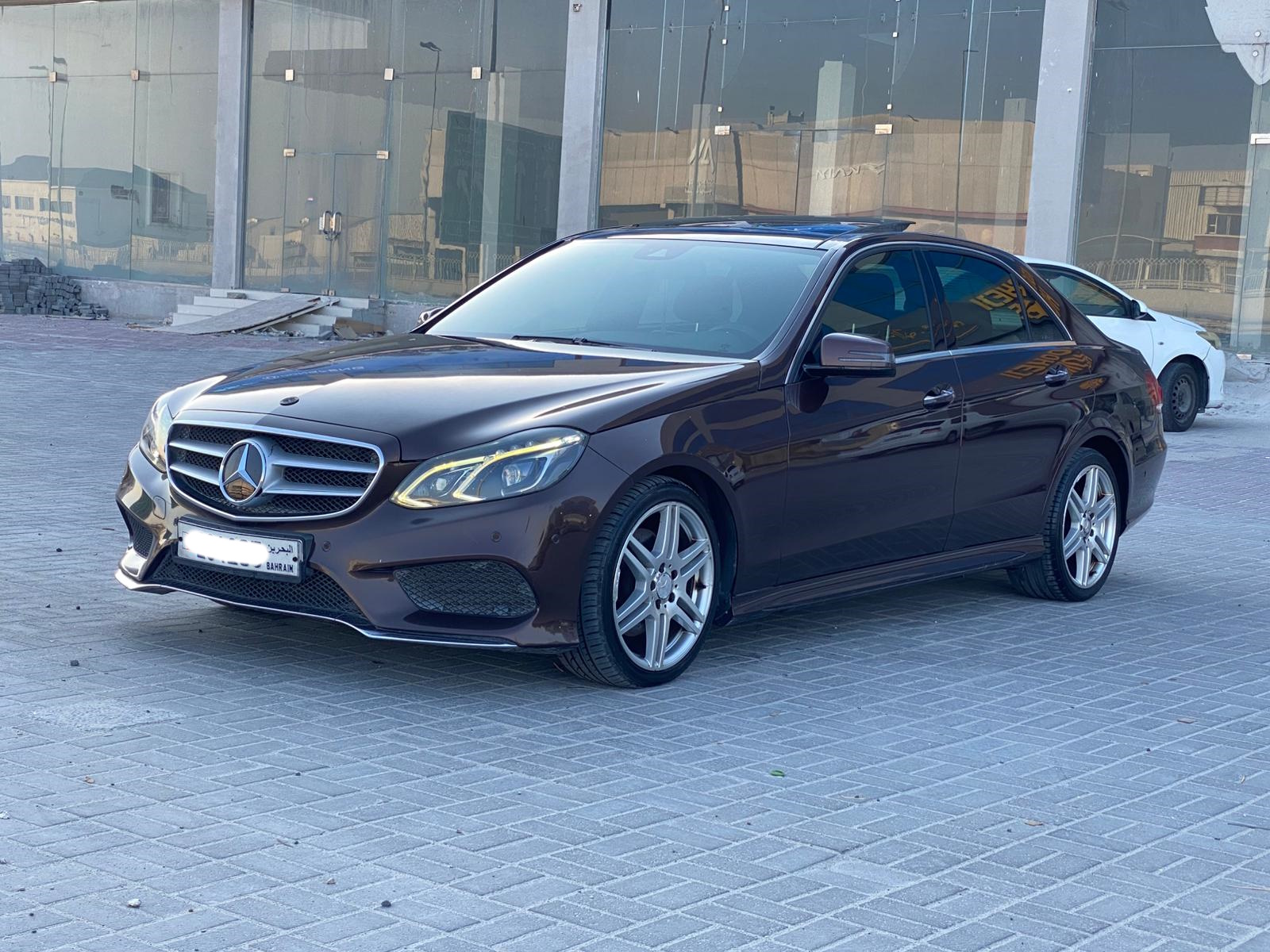 Mercedes Benz E-300 / 2014 (Brown)