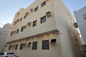 مبنى مجدد بالكامل للبيع في منطقة سلماباد