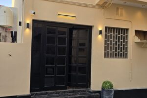 مبنى مجدد بالكامل للبيع في منطقة سلماباد