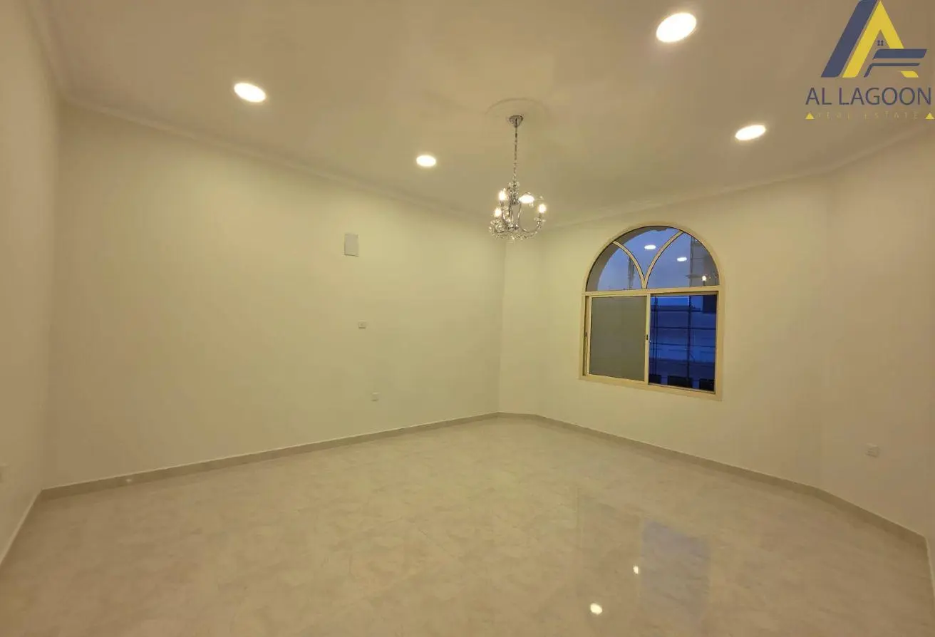 Distinctive Villa for Sale in Hidd – Corner, 2 Commercial Streets