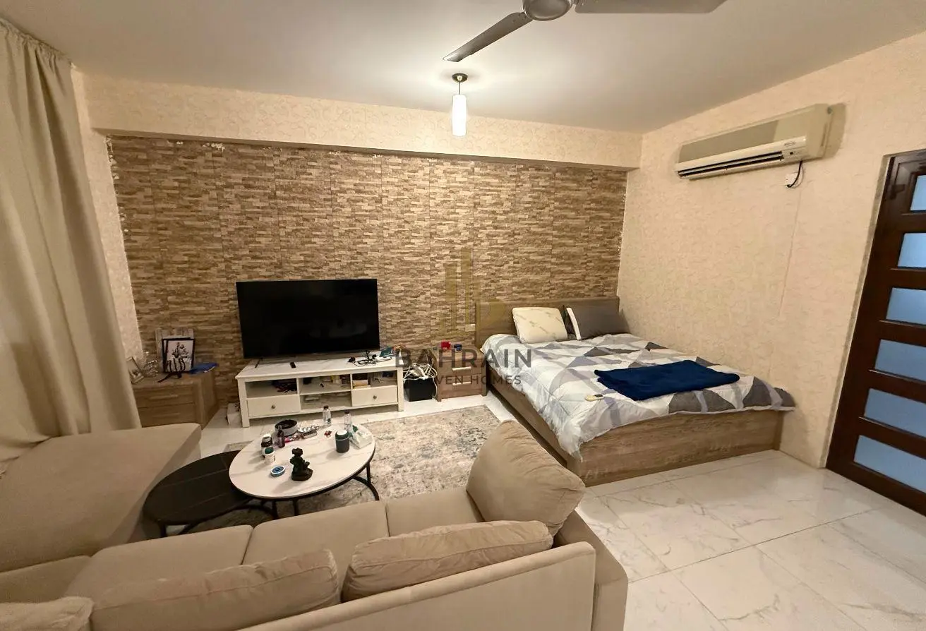 9BR Fully Furnished Villa for Sale in Hamad Town