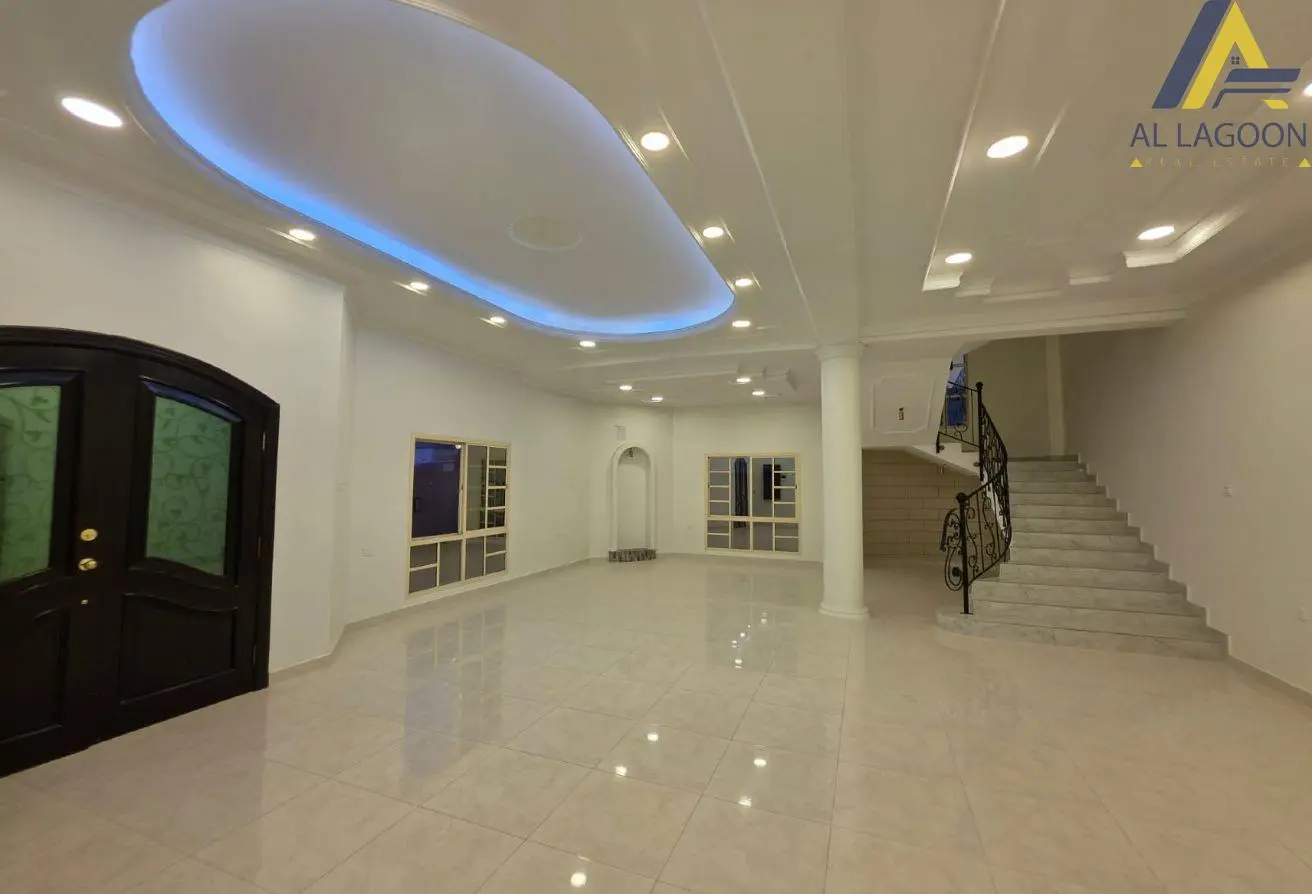 Distinctive Villa for Sale in Hidd – Corner, 2 Commercial Streets