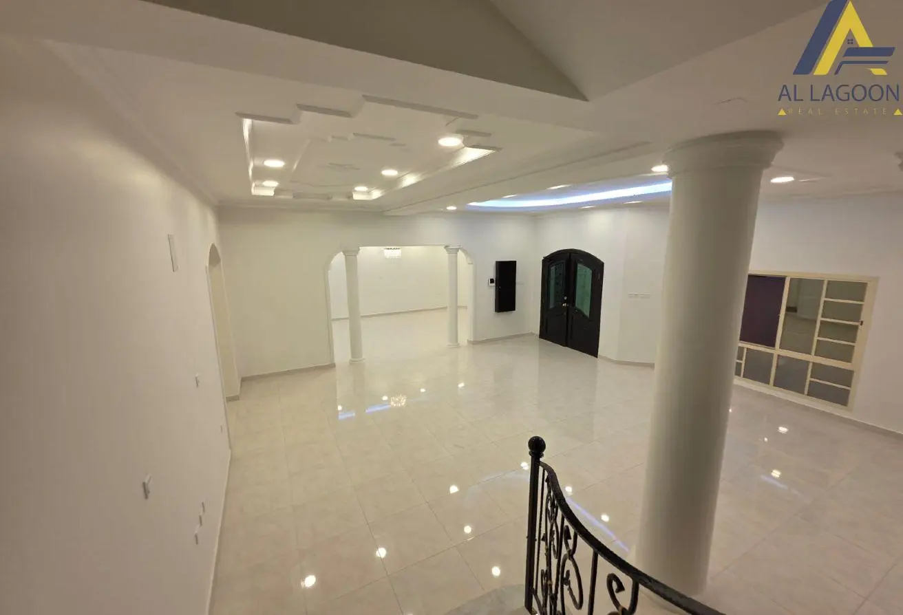 Distinctive Villa for Sale in Hidd – Corner, 2 Commercial Streets