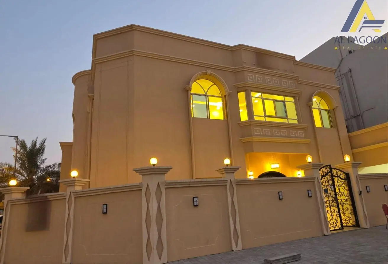 Distinctive Villa for Sale in Hidd – Corner, 2 Commercial Streets