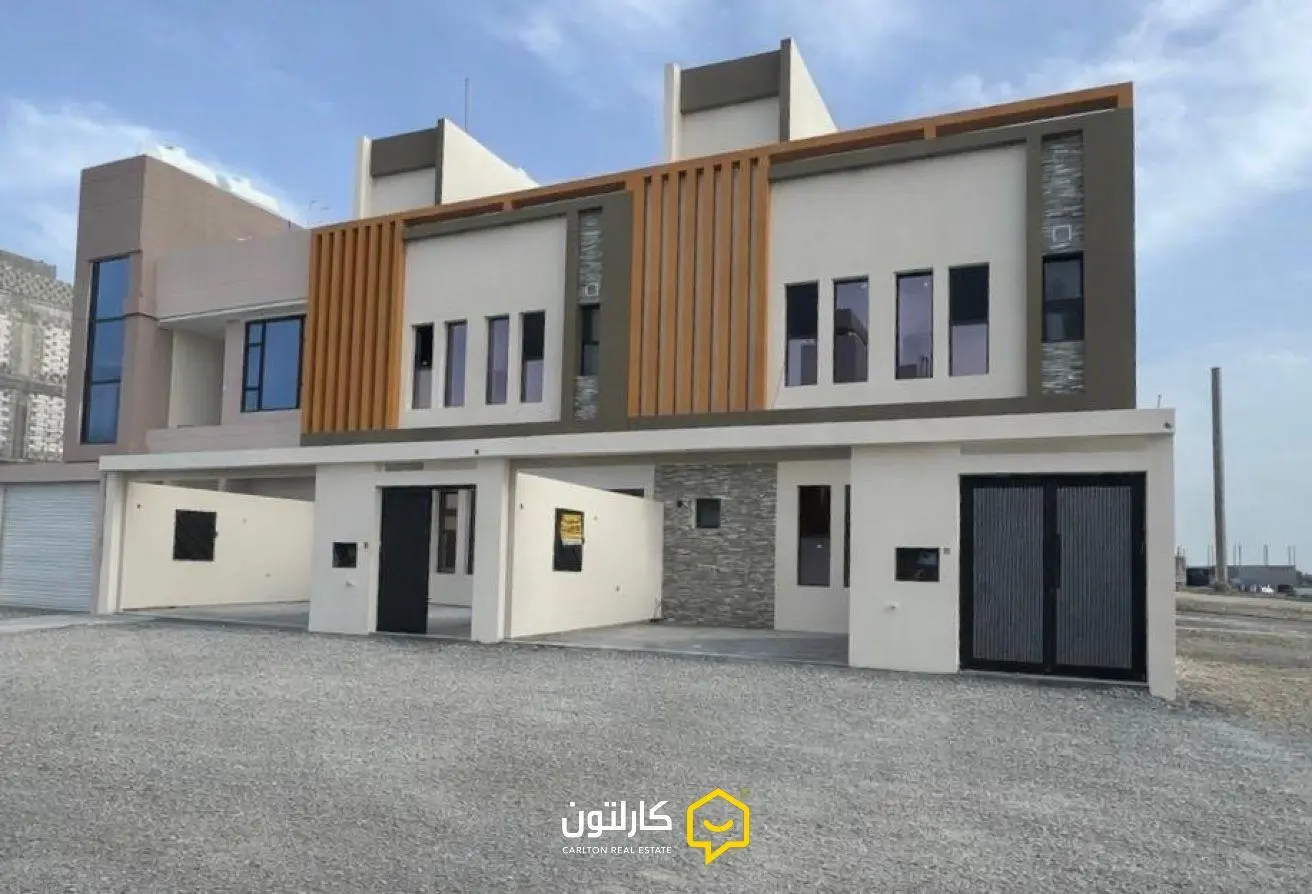 Prime 5-Bedroom Villa for Sale in Al Hamla
