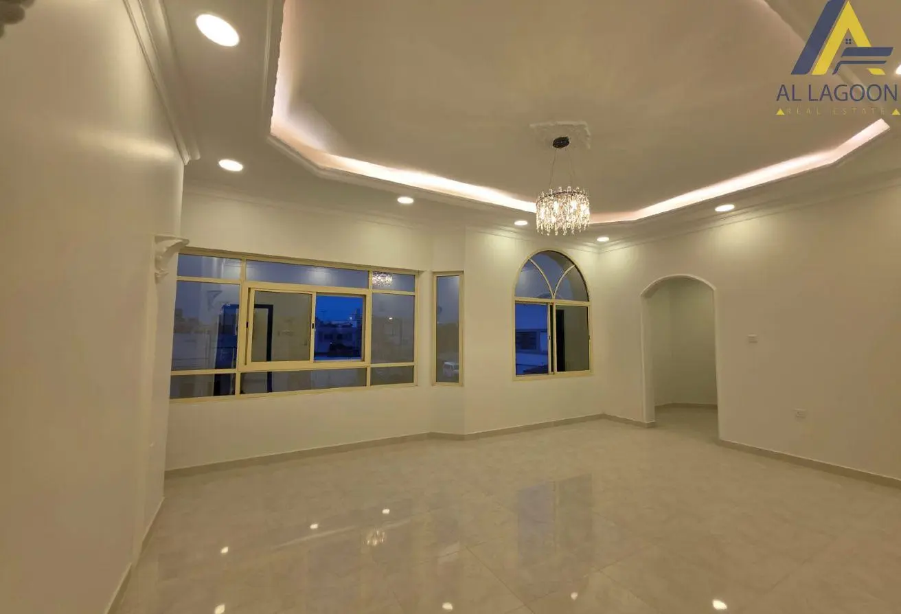 Distinctive Villa for Sale in Hidd – Corner, 2 Commercial Streets
