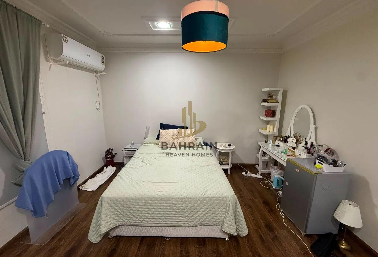 9BR Fully Furnished Villa for Sale in Hamad Town