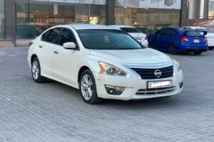Nissan Altima 2016 (White)