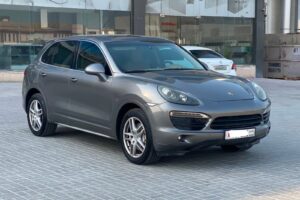 Porsche Cayenne 2012 (Grey)