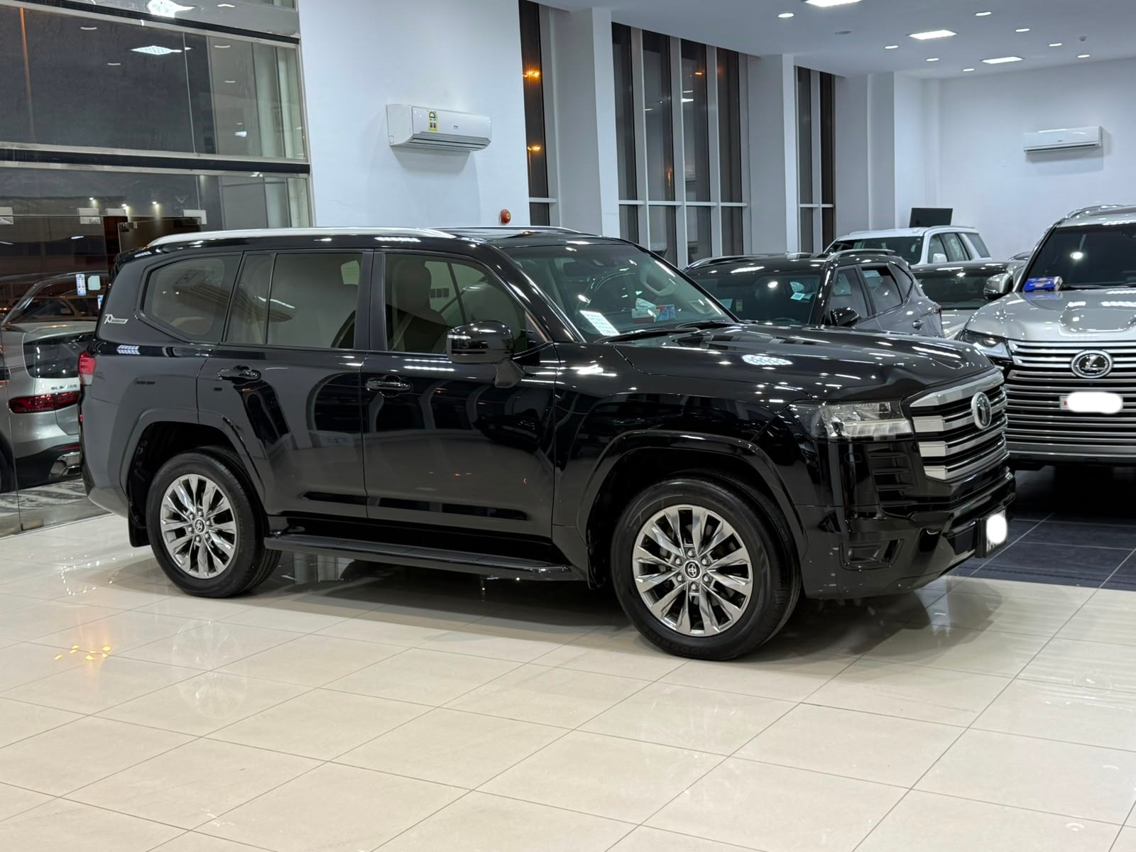 Toyota Land Cruiser GX-R 2022 (Black)