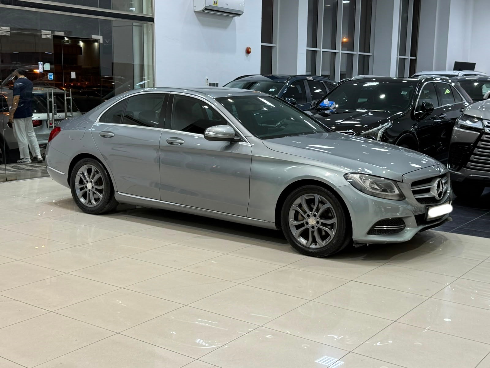 Mercedes Benz C-180 / 2015 (Silver)