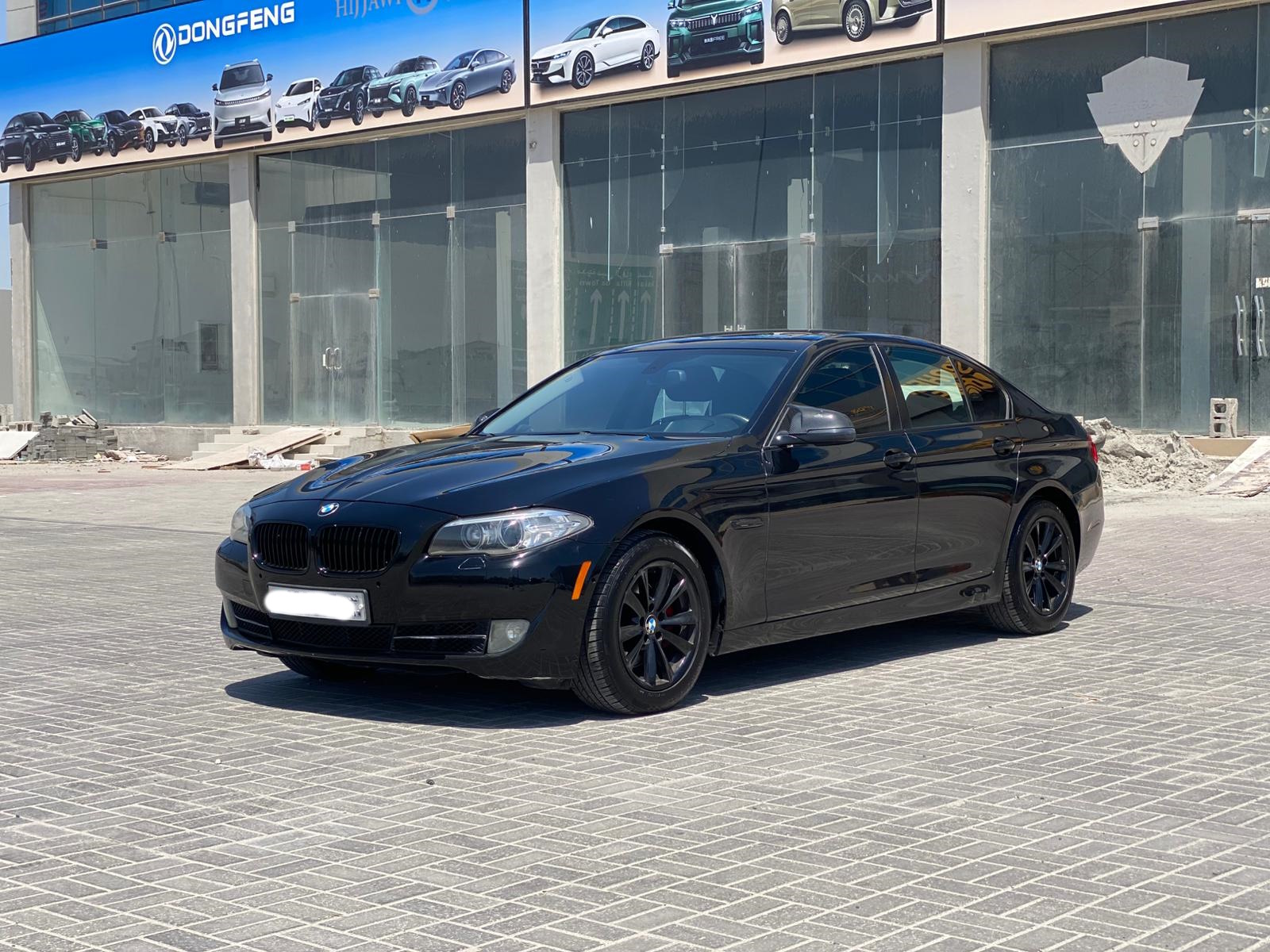 BMW 528i 2015 (أسود)