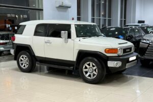 Toyota FJ Cruiser 2016 (White)
