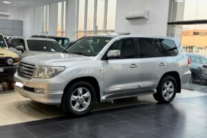 Toyota Land Cruiser VX-R 2010 (Silver)