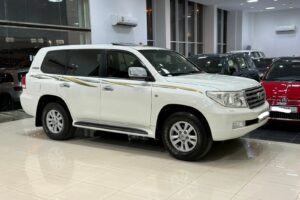 Toyota Land Cruiser GX-R 2010 (White)