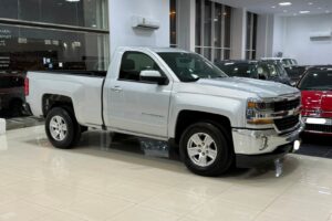 Chevrolet Silverado LT 2018 (Silver)