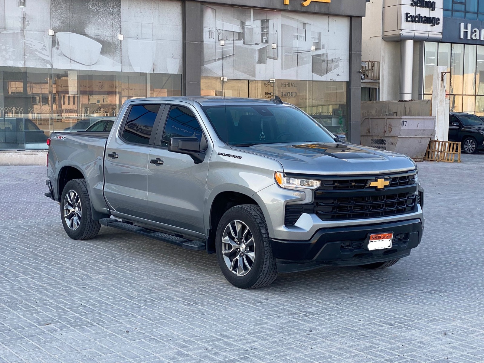Chevrolet Silverado 2023 (Grey)