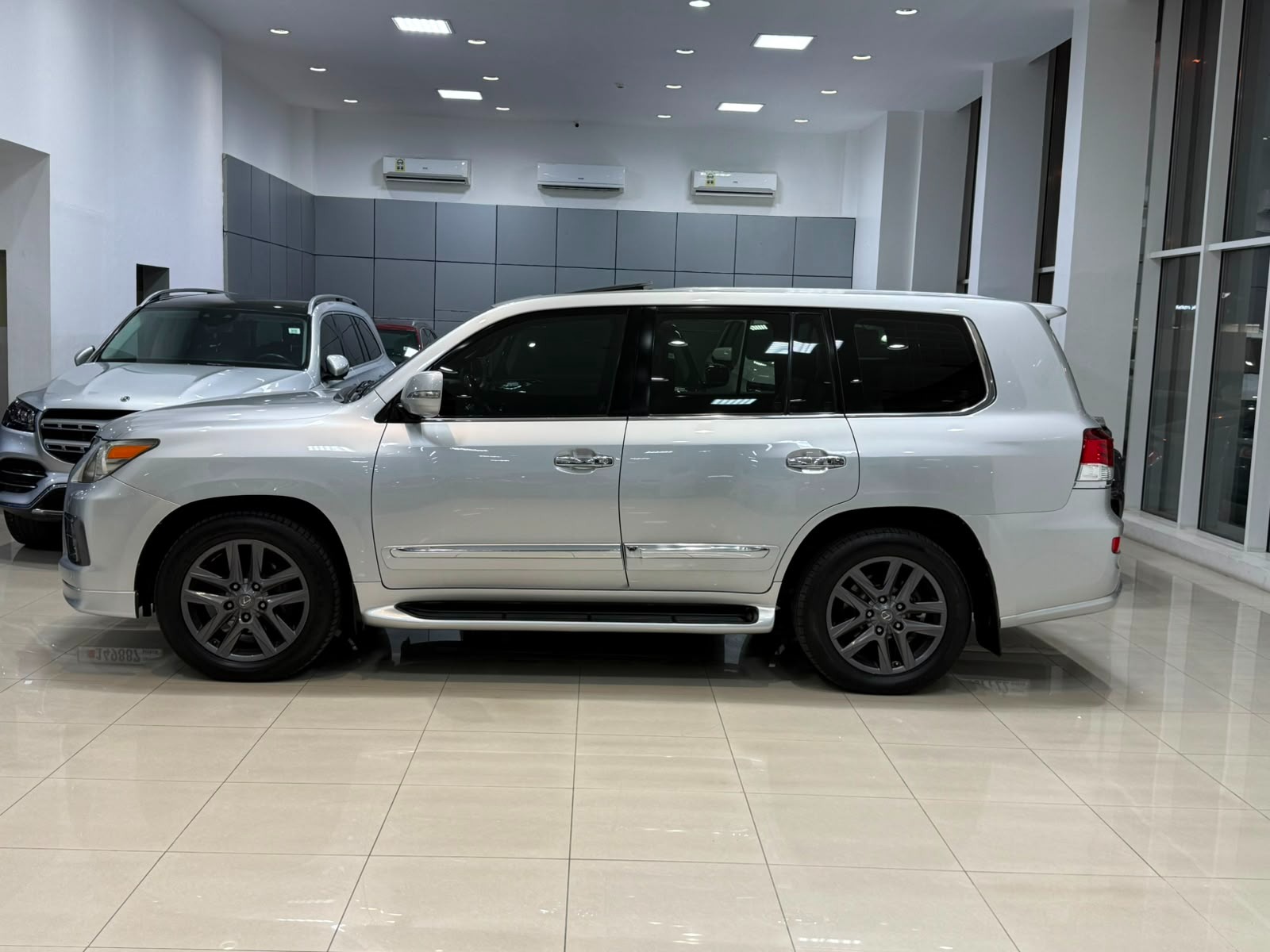 Lexus LX-570 S 2015 (Silver)