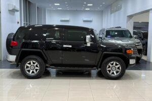 Toyota FJ Cruiser 2016 (Black)