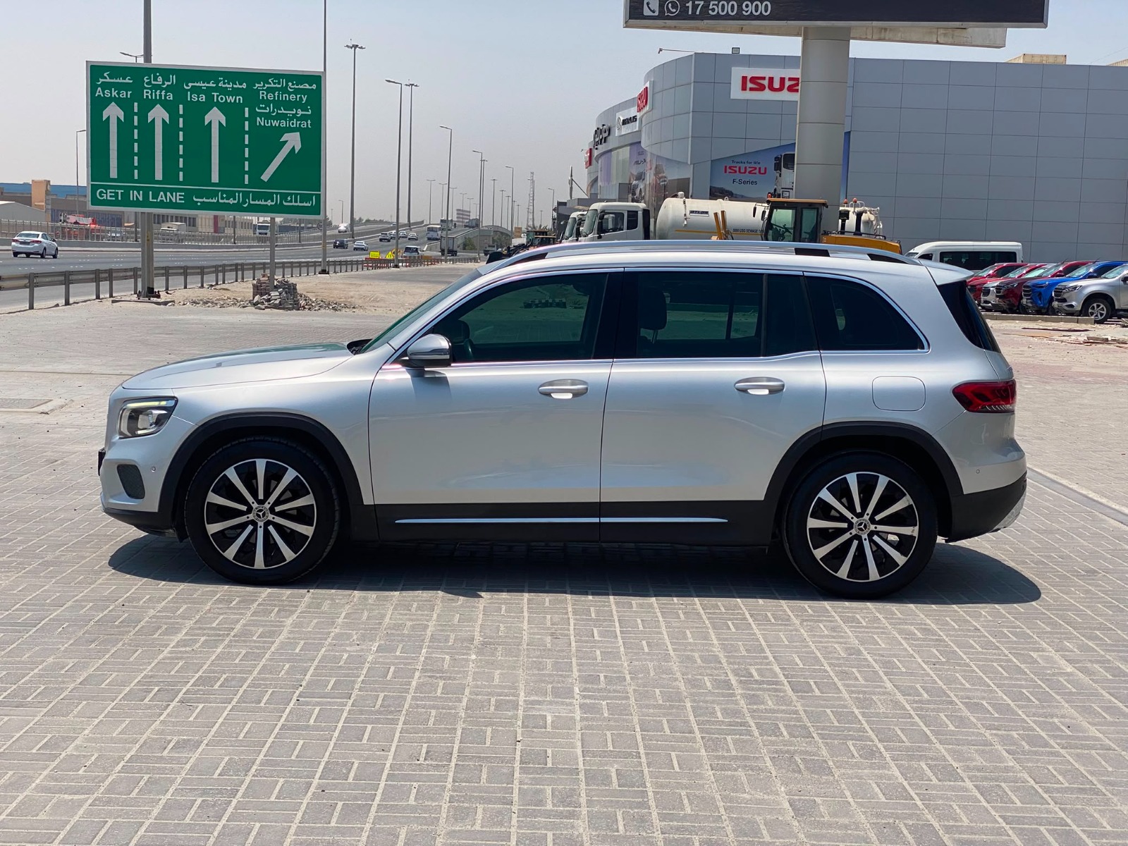 Mercedes Benz GLB-200 / 2021 (Silver)
