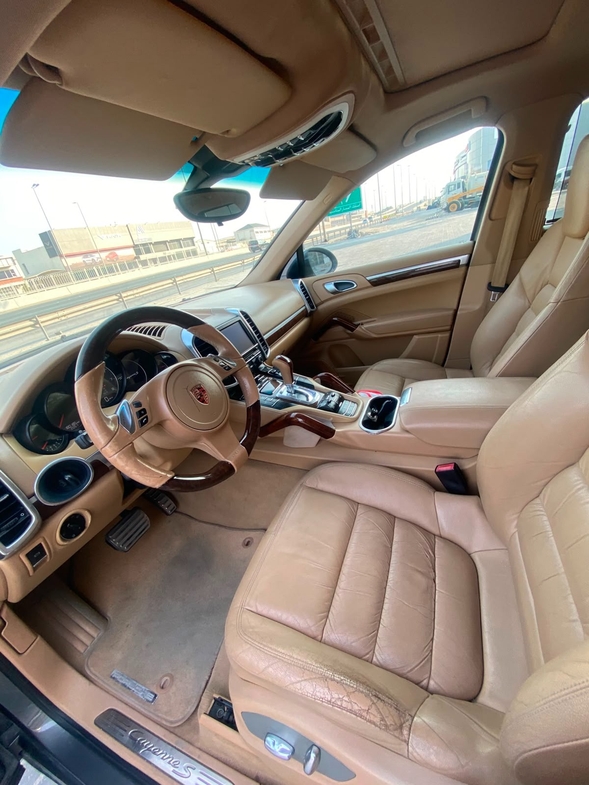 Porsche Cayenne 2012 (Grey)
