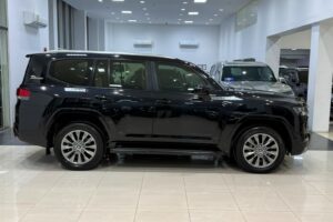 Toyota Land Cruiser GX-R 2022 (Black)