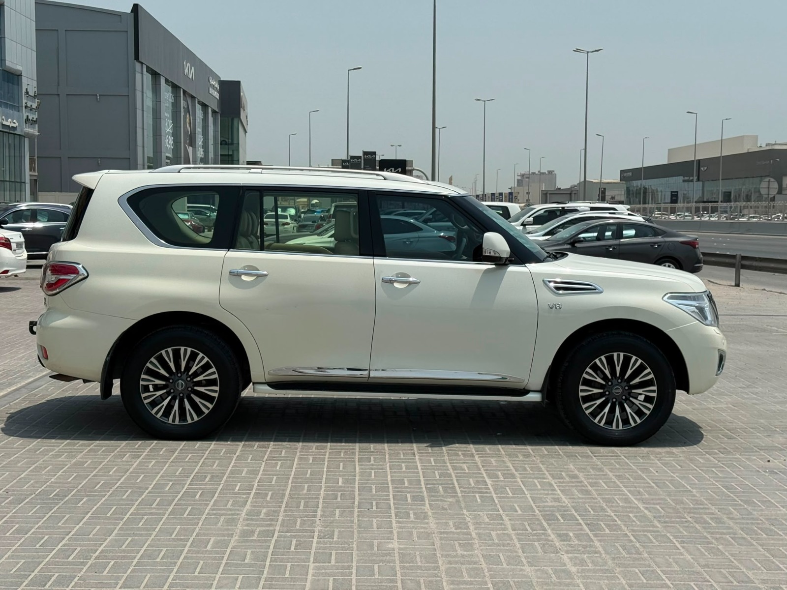 Nissan Patrol LE 2016 (White)