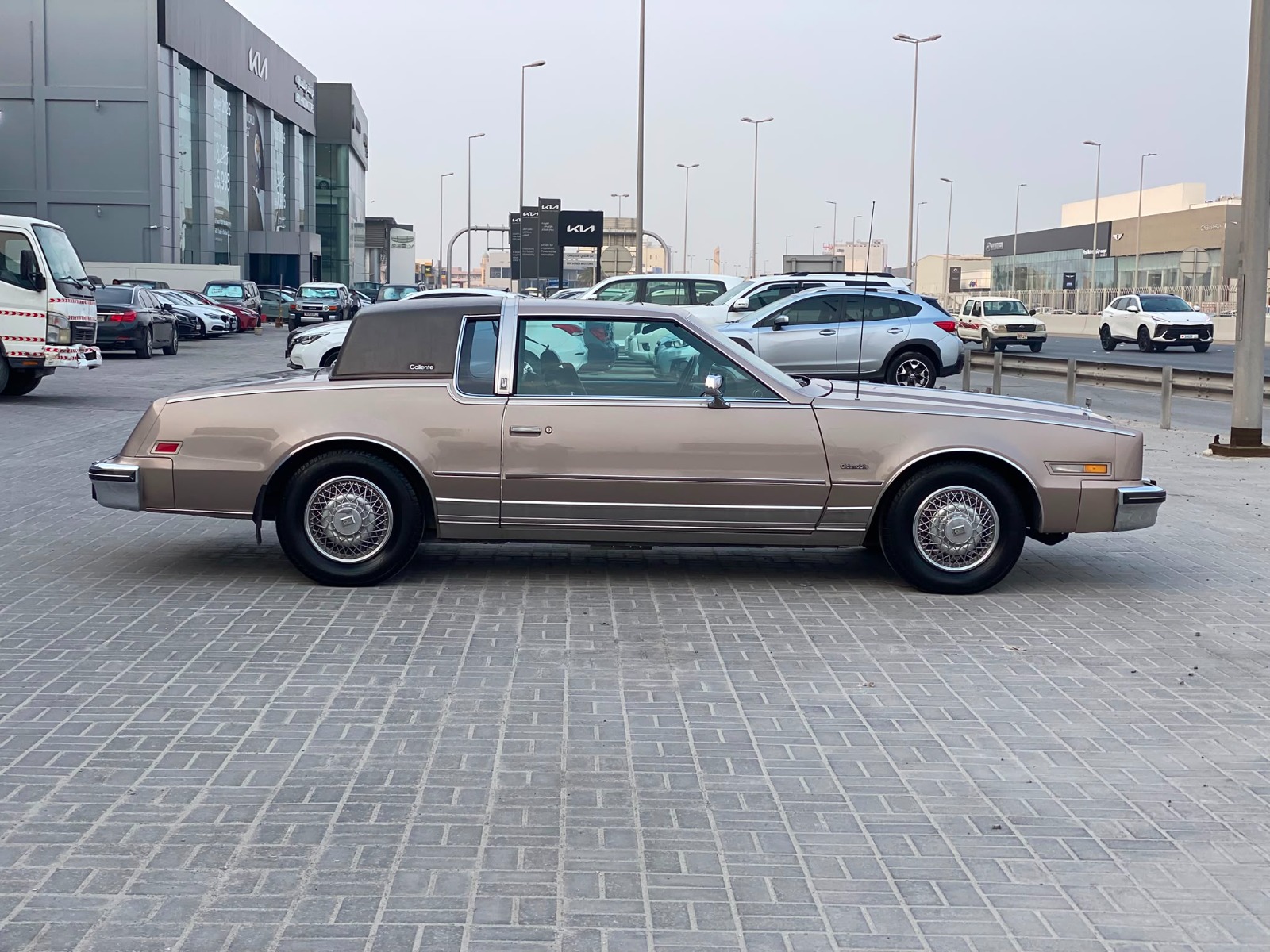 أولدزموبيل تورونادو 1984 (بني)