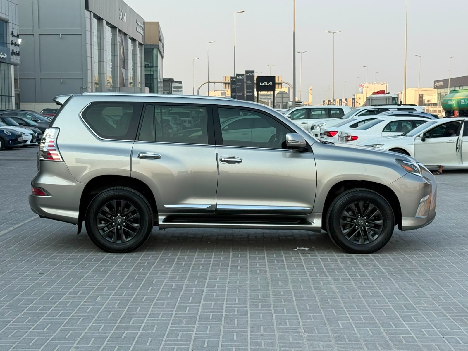 Lexus GX-460 / 2022 (Grey)