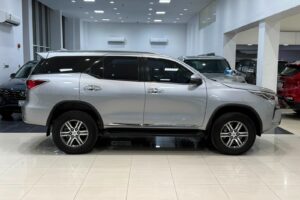 Toyota Fortuner / 2024 (Silver)