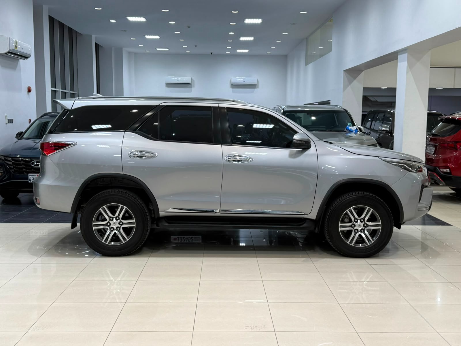 Toyota Fortuner / 2024 (Silver)