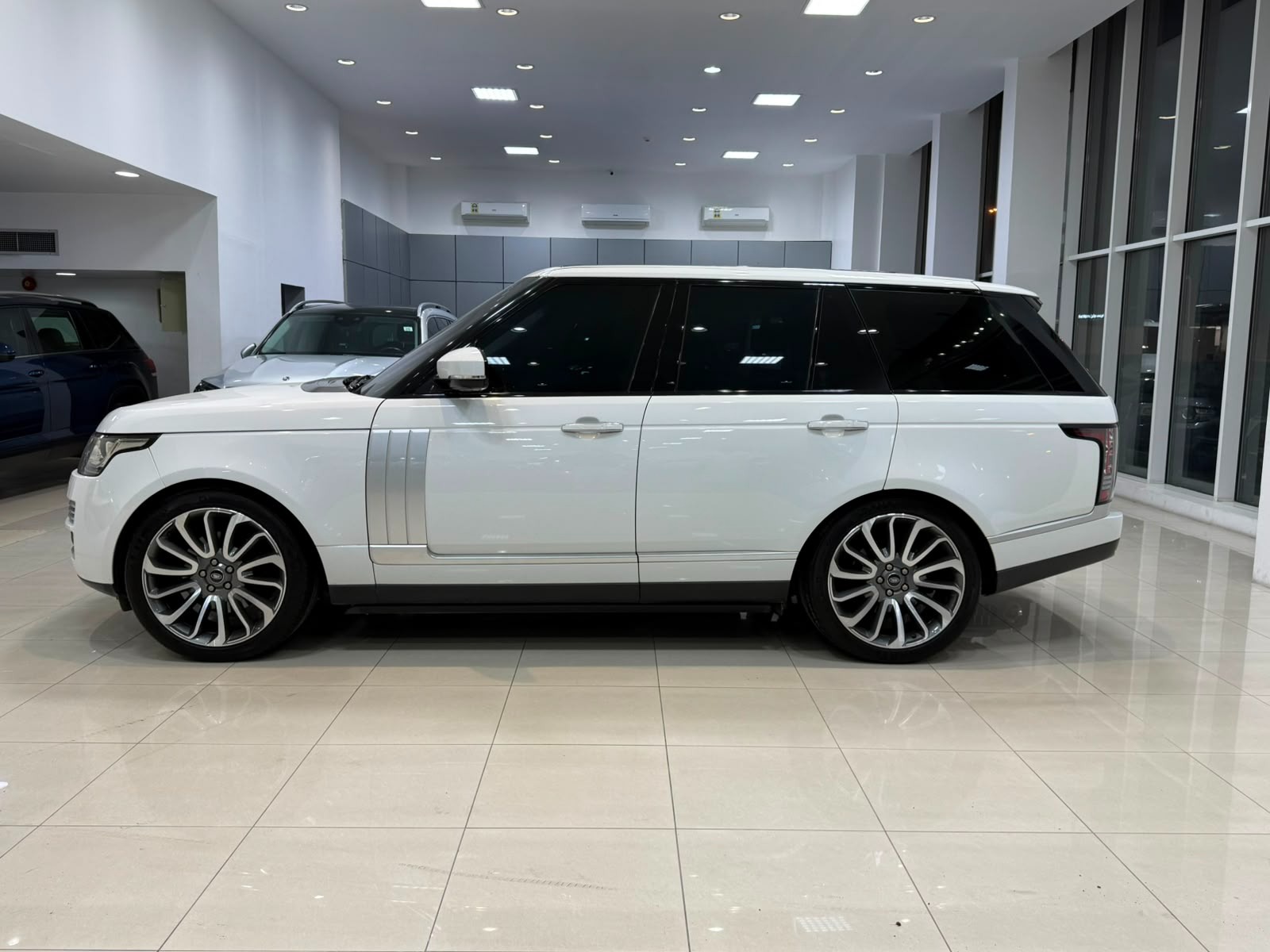 Range Rover Vogue SE 2016 (White)