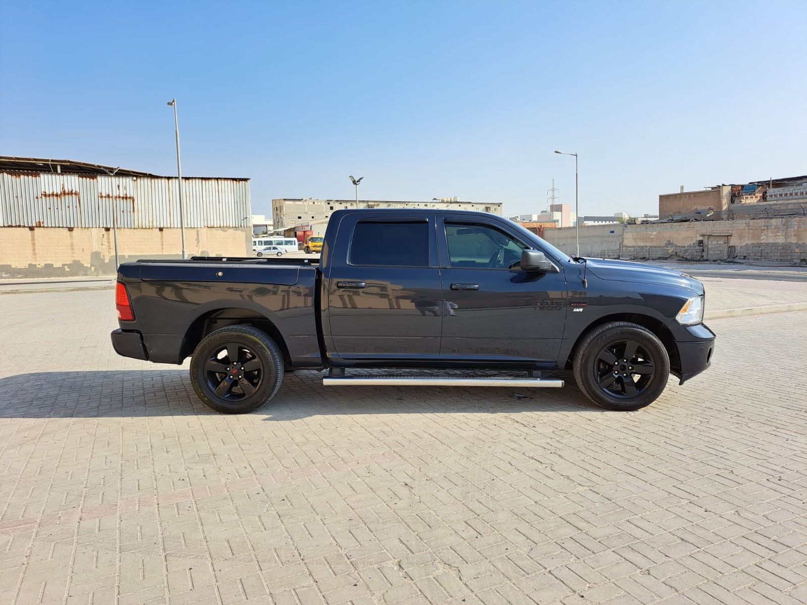 Dodge Ram SLT 2017 (Black)