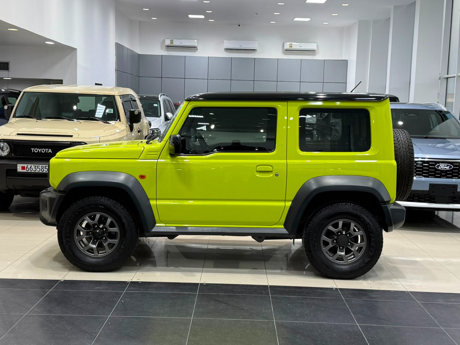 Suzuki Jimny 2023 (Yellow)