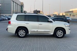 Toyota Land Cruiser GX-R 2018 (Pearl)