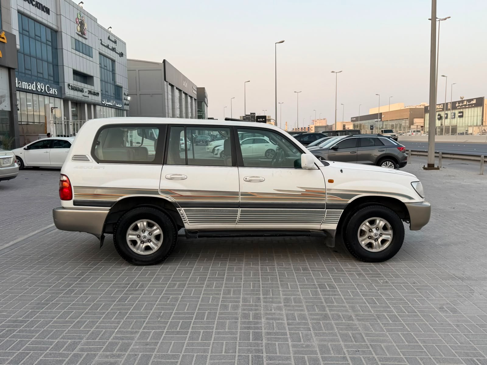 Toyota Land Cruiser GX-R 2001 (White)