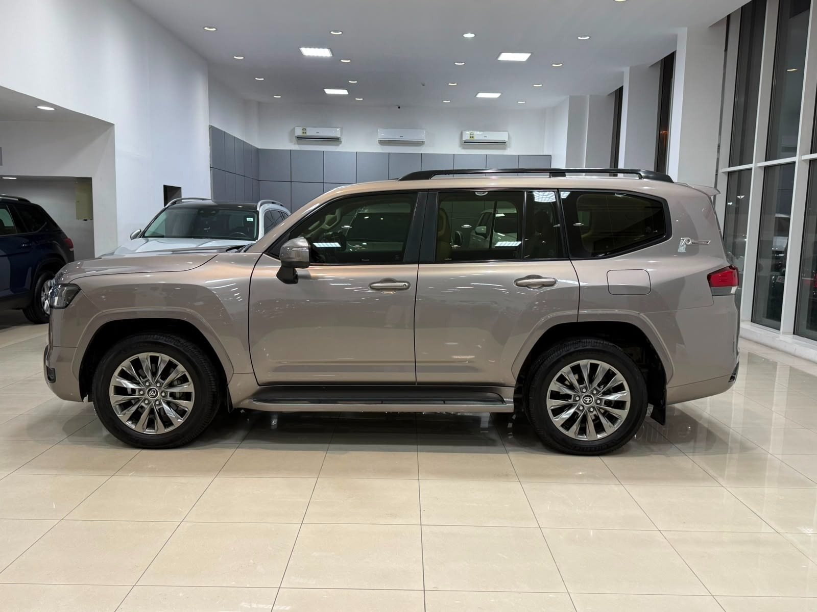 Toyota Land Cruiser GX-R 2022 (Bronze)
