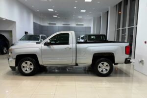 Chevrolet Silverado LT 2018 (Silver)